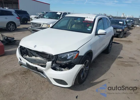 2016 Mercedes-Benz Glc 300 z USA, uszkodzony, nr VIN WDC0G4JB0GF064463